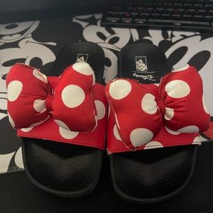Minnie Mouse bow slides sandals Disney VANS size 5